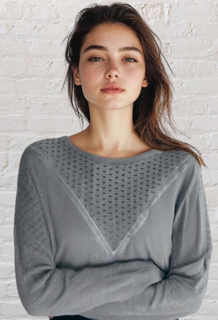 Pull Léger gris coupe classique empiècement en maille fantaisie-vue sur modèle