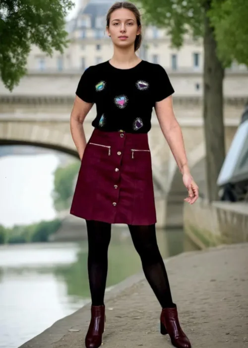 Jupe courte ample prune en suédine fermeture à pressions-modèle face